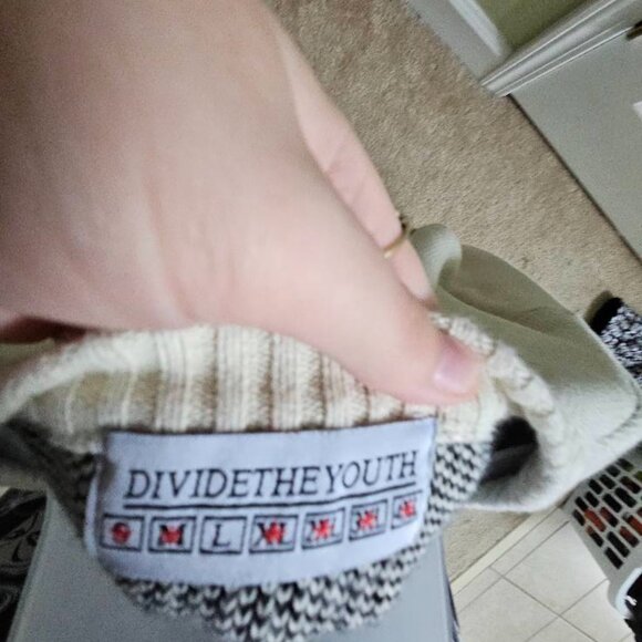 Divide the Youth Demons and Angels Knitted Sweater Size Large - Picture 10 of 10